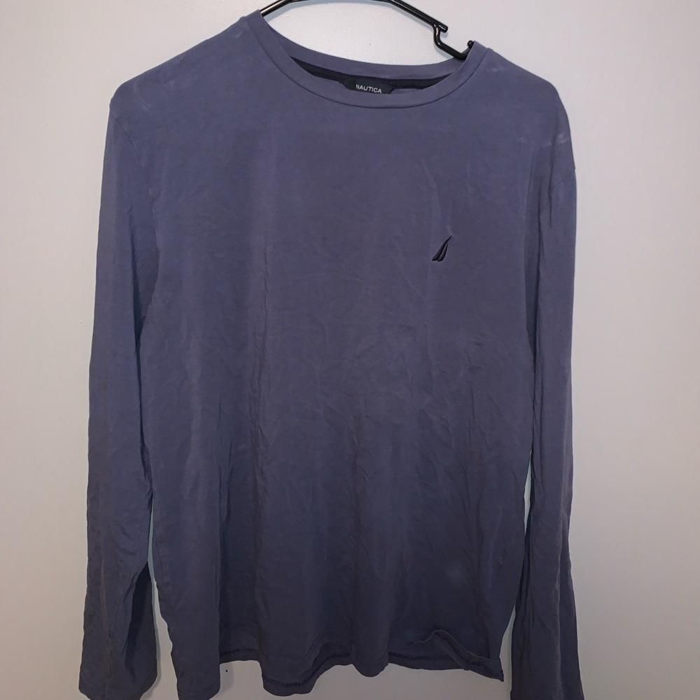 Medium long sleeve tee.